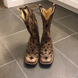 Corral Brown Ankle Boots with Intricate Design